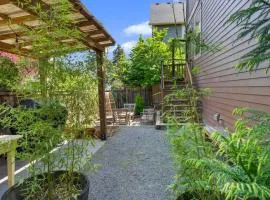 Urban NE PDX 3bd home plus bonus room, fenced yard and garage