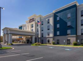 Hampton Inn & Suites Schererville, хотел в Шерървил