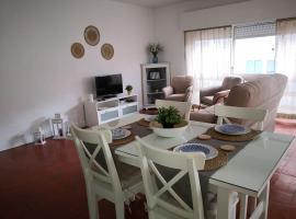 Beach and Surf Lovers, hotel di Costa da Caparica