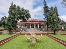 SaffronStays Mosaic - 4 Bedroom Heritage Villa With Large Lawns In Khandala, hotel in Khandala