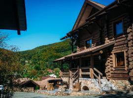 BRB Park Hotel, hotel con piscina a Vizhenka