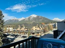 Skyline 207- Mountain View Townhouse-AC-Pool-Hot Tub