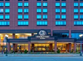 DoubleTree by Hilton Lansing