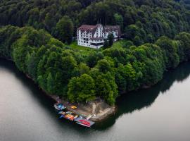 Hotel Valea cu Pesti, hotel con pileta en Căpăţîneni-Ungureni