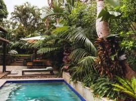 Beach Jungle - Hot Tub, Firepit & Pool in Beachside Oasis