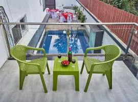 Drizzle Villa with Swimming pool Near Maapro Garden