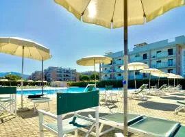 ISA-Apartments 4 beds in Residence with swimming-pool in San Vincenzo, just 600 meters from the sea