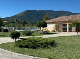 Olydea Montbrun-les-Bains, apart-hotel em Montbrun-les-Bains