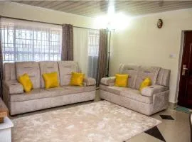 Exquisite 1BR-Ensuite Apartment close to Rupa Mall, Mediheal Hospital and St Lukes Hospital