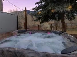 Great Salida Getaway - 20 minutes to Monarch with Spa & Gameroom