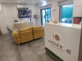 Avenue 41 Guest House, aluguel de temporada em Faro