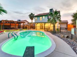 Laughlin Retreat with Pool 2 Mi to Big Bend!, hotel em Laughlin