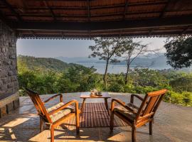 SaffronStays Sunkissed - 2 Bedroom Pet-friendly Infinity Pool Villa in Mulshi, hotel din Mulshi