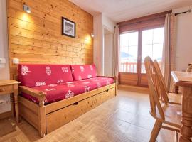 Appartement cosy avec piscine, au pied des pistes, parfait pour 4 personnes - FR-1-505-112, hotel v destinácii Flumet