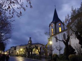 CASANOVA HOSTAL RESTAURANTE – hotel w mieście Puebla de Trives