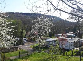 Camping Officiel Wollefsschlucht Echternach، بيت عطلات في اتشتيرناتش