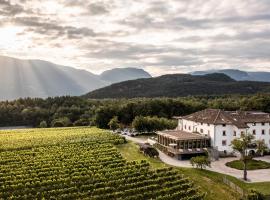 Hotel Ansitz Rungghof, hotel a Appiano sulla Strada del Vino