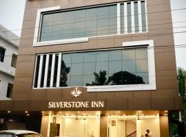 Silverstone Inn, готель у місті Недумбассері