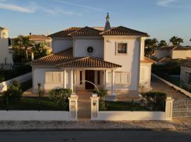 Santos Villa in Quinta do Lago, viešbutis mieste Quinta do Lago