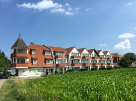 HAUS USEDOM Ferienwohnungen, hotell i Kolpinsee