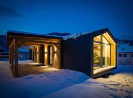 Chalet Stuhleckblick- Ferienhaus direkt an der Piste，位于塞默灵施皮塔尔的木屋