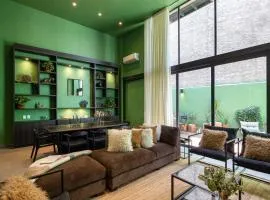 Colorful & Lively Centro Gem 5BR, Rooftop Patio