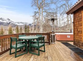 Russell Home by AvantStay Expansive Deck Stunning Views Hot Tub, hotell sihtkohas Telluride