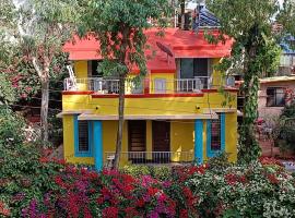 Om Bungalow -Happy Stay, Mahabaleshwar - Main Road connected 2BHK Bungalow surrounded with Lush Green Garden & Cool Breeze、パンチガニのホテル