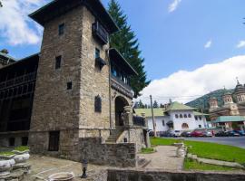 Casa Cu Farfurii, hotell i Sinaia