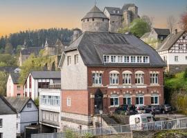 besttime Hotel Monschau，位于蒙绍的带停车场的酒店