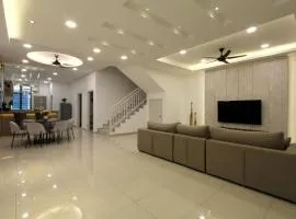 Unique 3 Storey Near Jonker@Heritage (max 25pax)