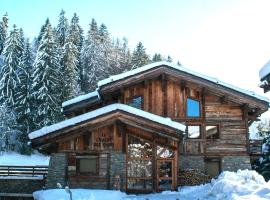 Le Chalet des Ours I Luxe I Jacuzzi & Sauna I Salle cinéma, Hotel in Megève