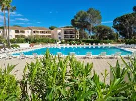 Studio 4P vue piscine St Raphaël Valescure - Au cœur des Golfs