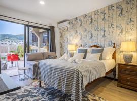 White Rabbit I by Madeira Sun Travel, hotel em Calheta