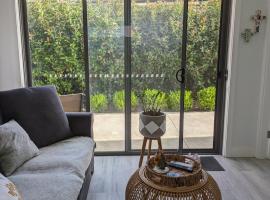 2 bedroom apartment with Garden views in Sydney, penzion v destinaci Sydney