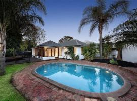 luxury 5 bedrooms, Pool, Quiet, hotel i Melbourne