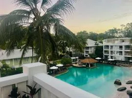 Palm Cove Beach Club Penthouse