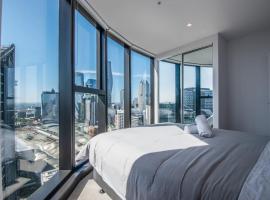 811D High rise 2BR Apt with City view Free parking, hotel a Melbourne