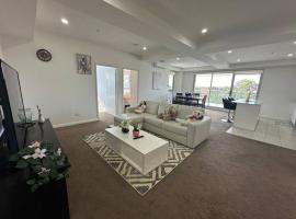 KozyGuru / Blacktown / 3 Bedroom APT / NBL005, hotel a Blacktown