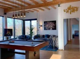 Luxury Penthouse Jacuzzi, Pool Table, Bbq & Desks