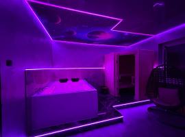 Wellness Suite mit Whirlpool und Sauna, готель у місті Гельзенкірхен