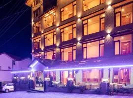 Pirates Resort Centeral Heated Best Luxury Hotels in Manali with Mountain View Gaming zone Swimming Pool GYM Resturant Luxury Hotel