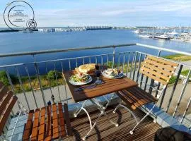 Lungomare Oro, Penthouse am Yachthafen