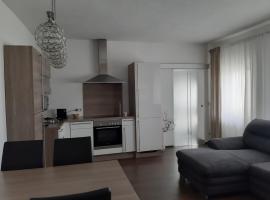 Ferienwohnung Leithaberg, готель у місті Айзенштадт