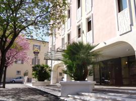 Hotel Leon d'Oro, hotel em Rovereto