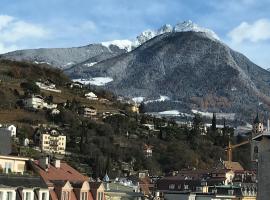 Theatre Lodge Attico teatro, hotel em Merano