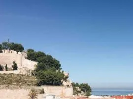 Ático Duplex con vistas al mar, puerto y castillo.