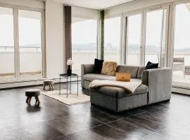 Highrise Horizon Penthouse