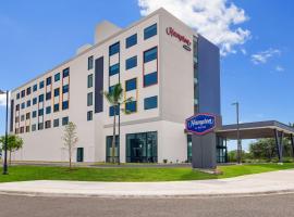 Hampton By Hilton Guanacaste Airport, hotelli kohteessa Liberia