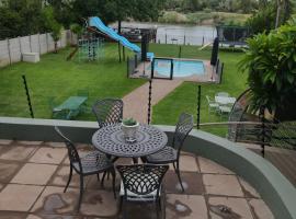 Moonriver Guesthouse, hotelli kohteessa Upington